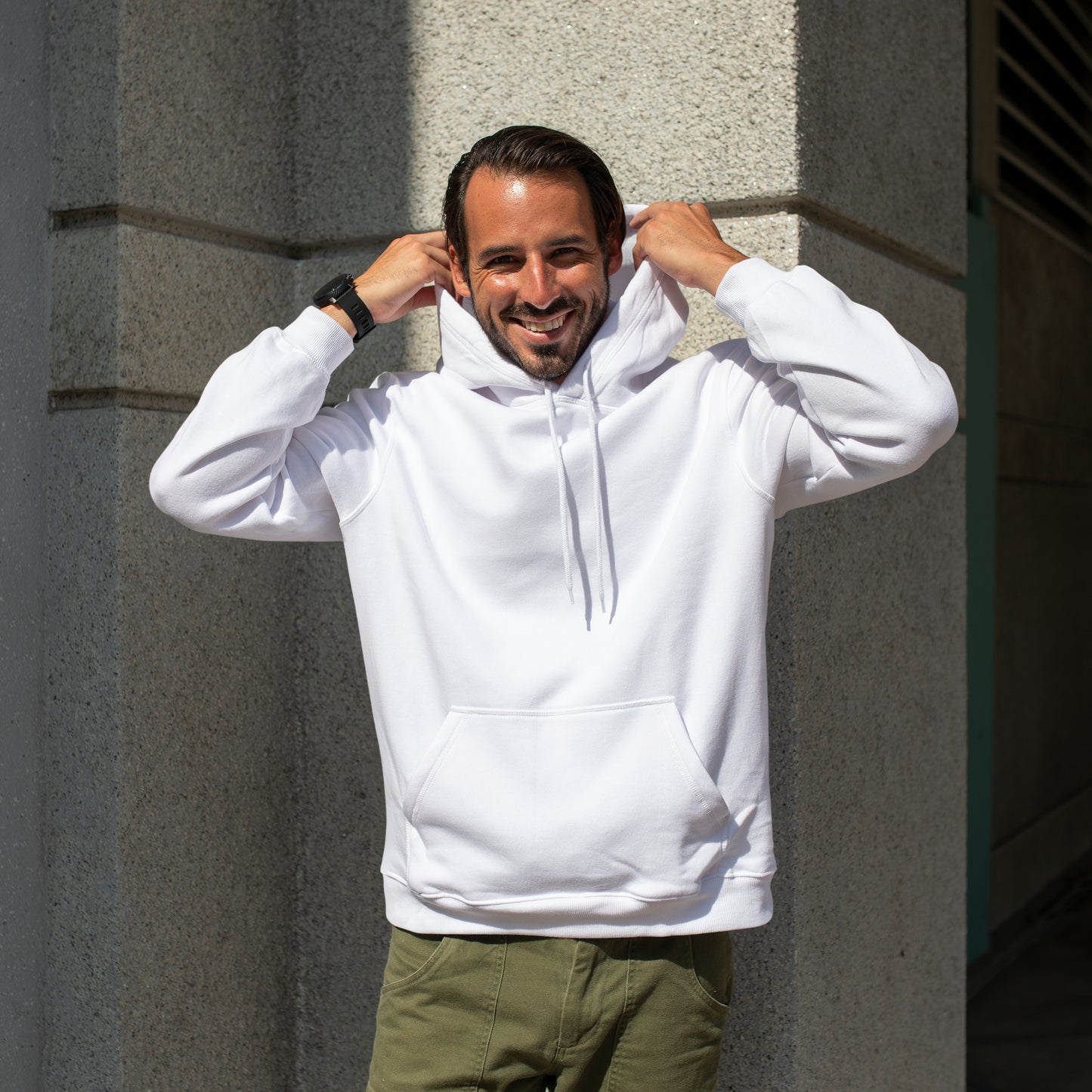 Premium Classic White Hoodie – Soft, Minimal & Everyday Comfort
